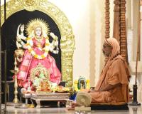 Shri Devi Pujana by HH Swamiji; Picture Courtesy Shri Abhinav Kalla