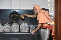 Jalabhisheka by HH Swamiji; Picture Courtesy Shri Dinesh Karkal