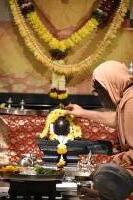 Jalabhisheka by HH Swamiji; Picture Courtesy Shri Abhinav Kalla