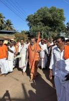 Visit by HH Swamiji to Veera Jataka Bhajana Mandir, Tengingundi (3 April 2023)